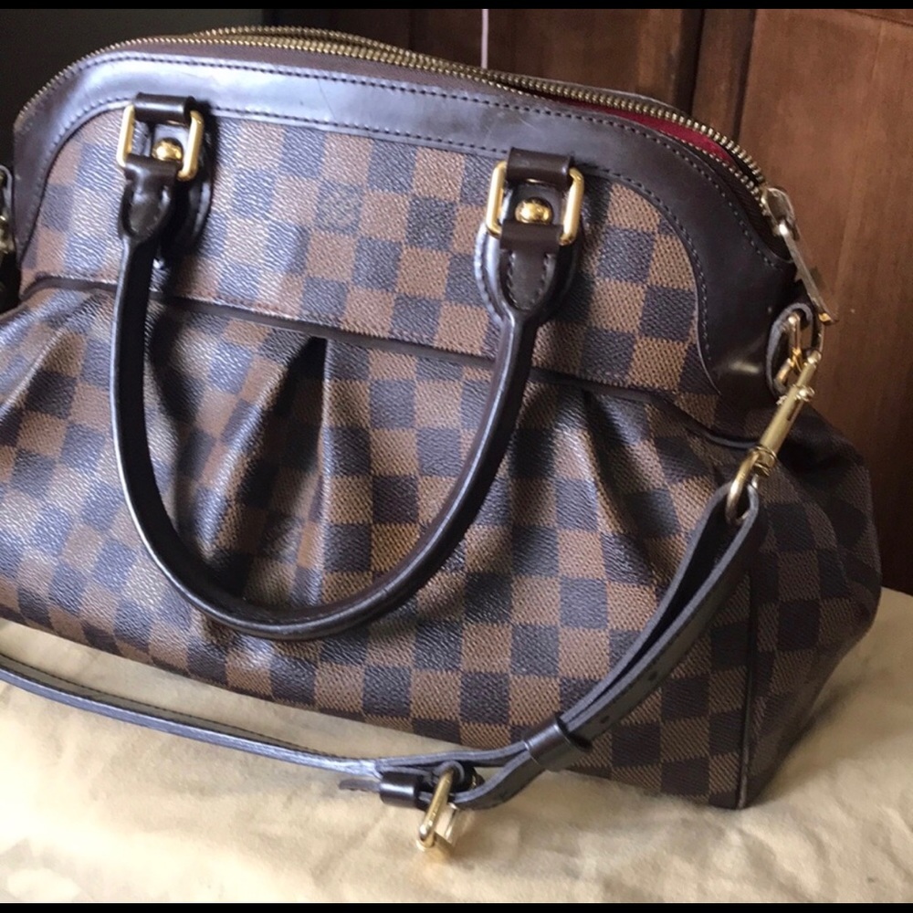 Louis Vuitton Trevi Ebene Damier shoulder as new